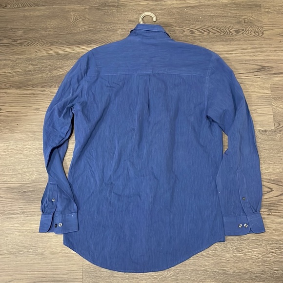 Like New Mens Van Heusen Dress Shirt - Picture 3 of 3